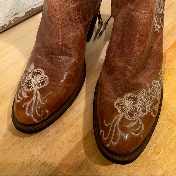 Shyanne Brown Ankle Boots with White Embroidery - Picture 2 of 4